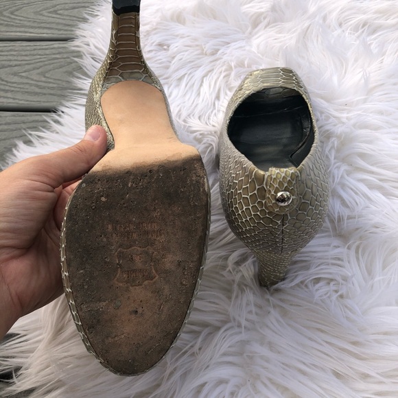 Stuart Weitzman peep toe heels - Picture 5 of 5